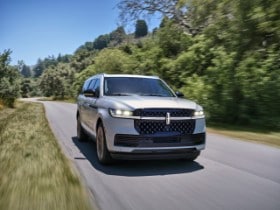 2025 Lincoln Navigator L Black Label Crystal White